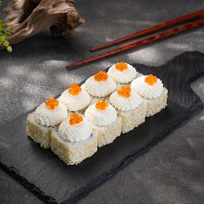 Ролл с креветкой и красной икрой в Акула вкуса по цене 629 ₽