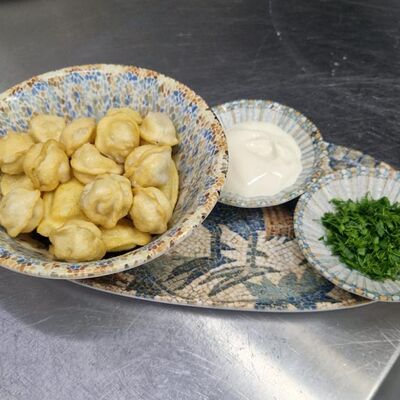 Пельмени свино-говяжьи жареныев LaВеранда по цене 430 ₽