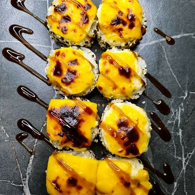 Запеченный ролл Тори яки в Sushitop по цене 470 ₽