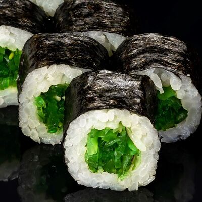 Классический с чукой в Sushi Шах по цене 229 ₽