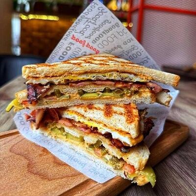 Сэндвич Пикантный беконв Гастропаб Ёж по цене 459 ₽