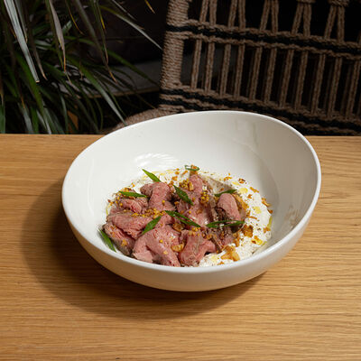 Ростбиф с каймаком и хреном в Lali по цене 790 ₽