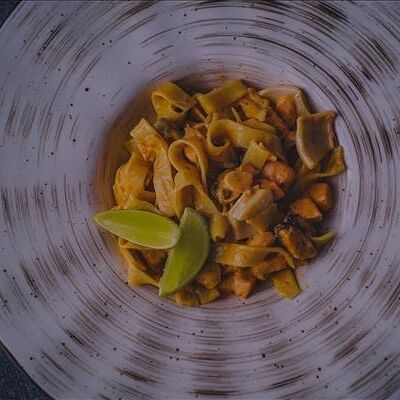 Фетучини с креветкой в Венеция по цене 700 ₽