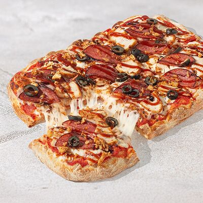 Пицца BBQ в Eazzy Pizza по цене 730 ₽