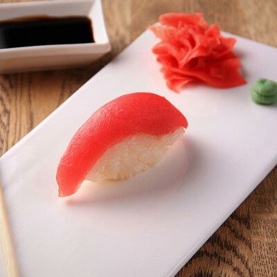 Суши с тунцом в Андеграунд Pizza & Sushi по цене 127 ₽