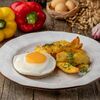 Бифштекс говяжий с яйцом, с запеченным картофелем в Кулинарная лавка Два Гуся по цене 399