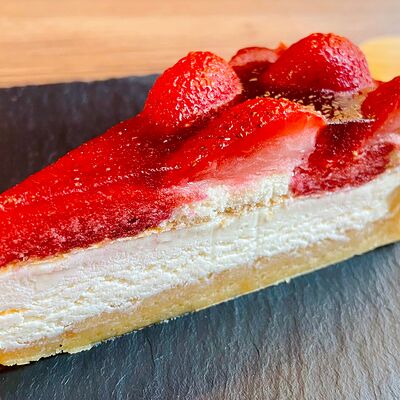 Чизкейк с клубникой в Дом кофе по цене 240 ₽