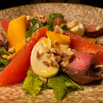 Салат с ростбифом в Vinokurov karaoke rest по цене 936 ₽