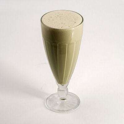 Молочный коктейль Матча в Кофейня Кофеинка по цене 350 ₽
