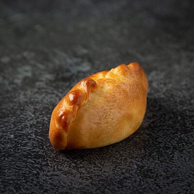 Домашний пирожок с форелью и судаком в Fish Point по цене 190 ₽