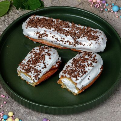 Эклер ванильный в CHO-KAVO по цене 140 ₽