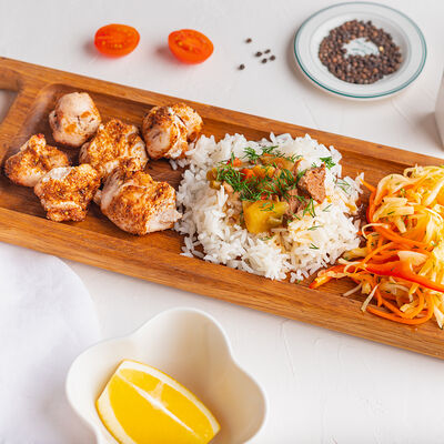 Комбо с куриным шашлыком в Medina Tatar Food по цене 450 ₽