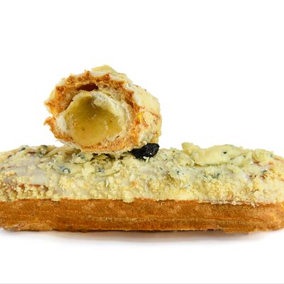 Эклер со свежей грушей и сыром в Кусай эклер по цене 325 ₽