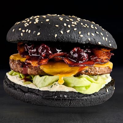 Бургер вишневый Джек в Gellert Bar по цене 640 ₽