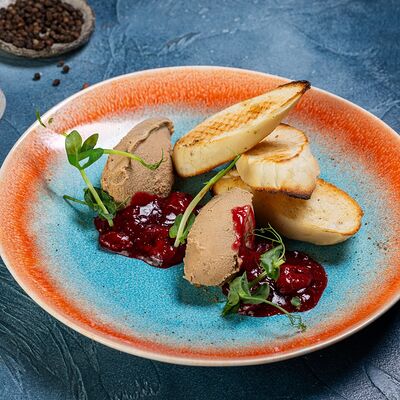 Паштет с куриной печенью с вишневым соусом и гренками в Фиеста по цене 570 ₽