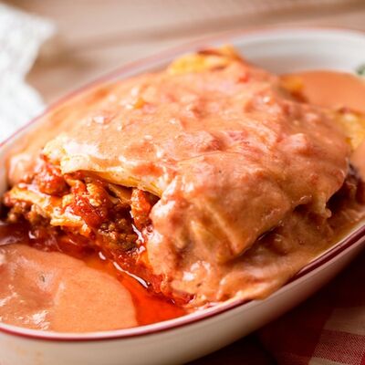 Лазанья мясная в Mama Roma по цене 668 ₽