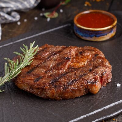 Стейк из мраморной говядины в Баклажан в ТЦ 