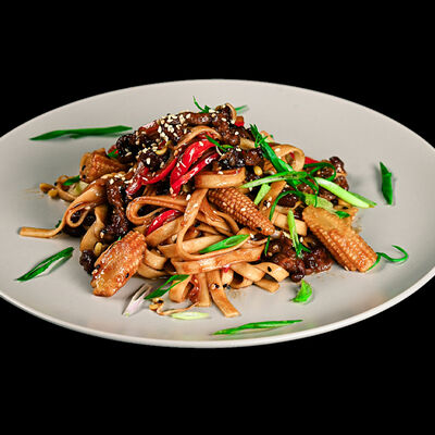 Вок с говядиной Пад-Тай в Евразия по цене 665 ₽