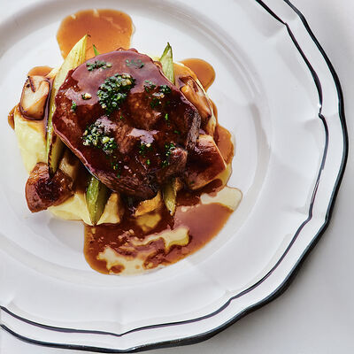 Язык с картофельным пюре и белыми грибами в Юг22 по цене 1900 ₽