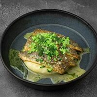 Дальневосточная корюшка с картофельным пюре в Fish Point
