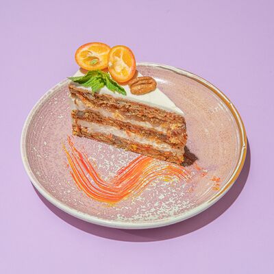 Торт Морковный с пеканом в Kiss по цене 300