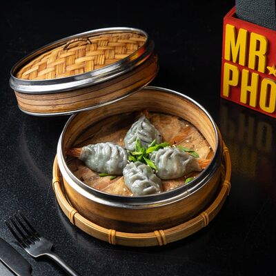 Гедза с креветками в Mr Pho Bo по цене 450 ₽