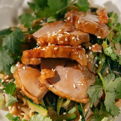 Соба, удон, рис с уткой в Asian Hands по цене 1140 ₽