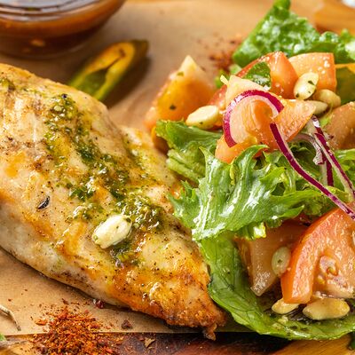 Стейк из куриной грудки в William Bass по цене 950 ₽