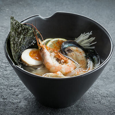 Рамен с морепродуктами, яйцом и нори в Ikigai по цене 790 ₽