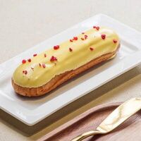 Эклер малина-маракуйя в Eclair