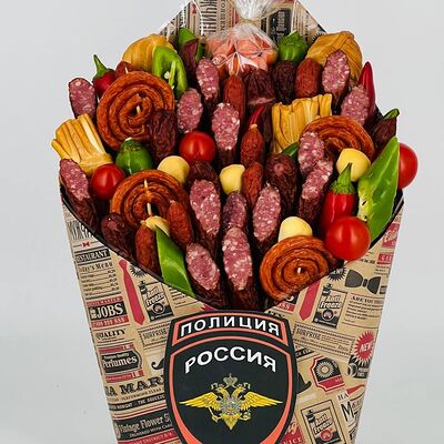 Съедобный колбасный подарок в конверте на день полиции в Дарите красиво по цене 4890 ₽