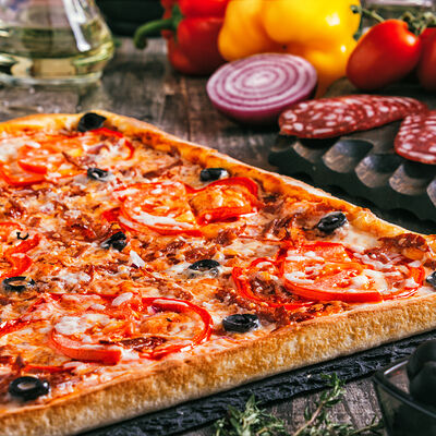 Пицца Студенческая в Pizza BonTon по цене 325 ₽