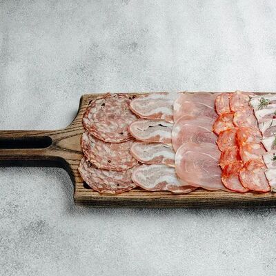 Мясные деликатесы в Горыныч по цене 1090 ₽