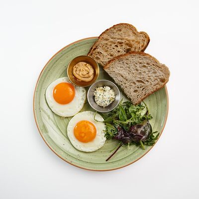 Яичница в White Fox Cafe по цене 505 ₽