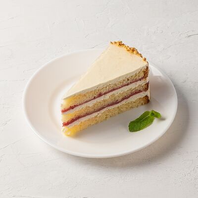 Торт Клубника со сливками в Компот по цене 200 ₽