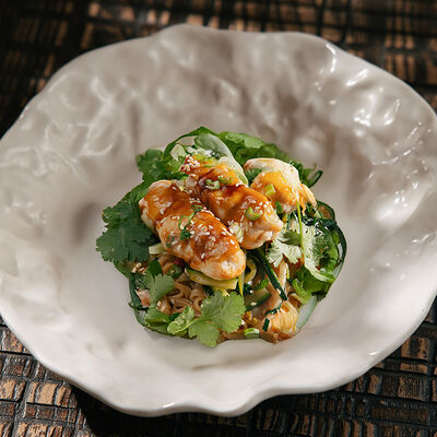 Соба, удон, рис с цыпленком в Asian Hands по цене 1068 ₽