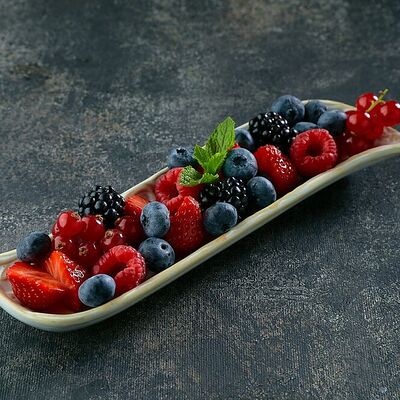 Сезонные ягоды в Пряности & Радости на Васильевском по цене 390