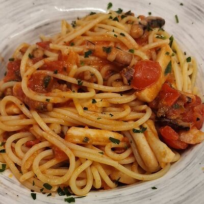 Spaghetti ai frutti di mare в Rusticone caffe по цене 1099 ₽