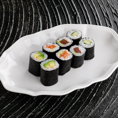 Ролл Авокадо в Ginza по цене 390 ₽