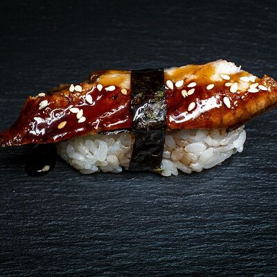 Sushi угорь в Sushi Shop Company по цене 139 ₽