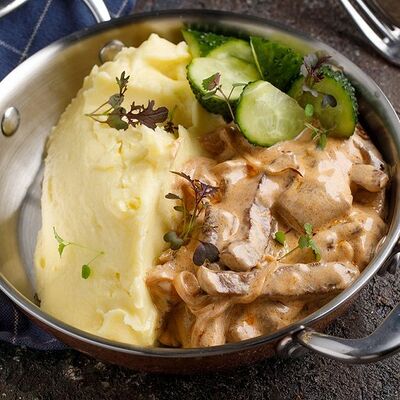 Бефстроганов с пюре в Маймун по цене 890