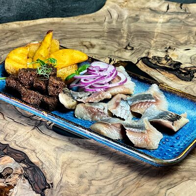 Сельдь с картофелем и чесночными гренками в Мята signature 2ФР по цене 500 ₽