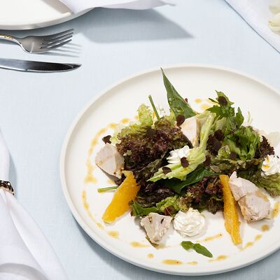 Салат с пастрами из индейки в Замок Двин по цене 730 ₽