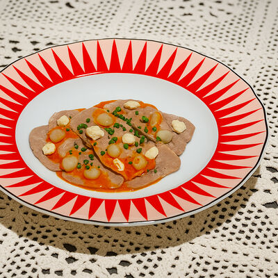 Подкопчённый язык с гелем из крыжовника в Краса по цене 1317 ₽