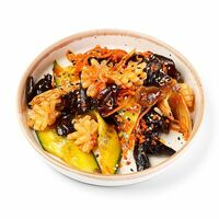 Китайский салат с кальмаром и грибами муэр в Pho Me