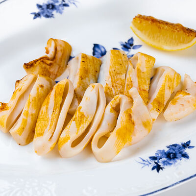 Кальмар на гриле в Osteria Amici по цене 490 ₽