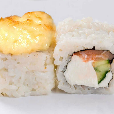 Запеченный с Лососем в Bento суши по цене 785 ₽