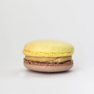 Макарон Эрл Грей-лимон в Гости по цене 160 ₽