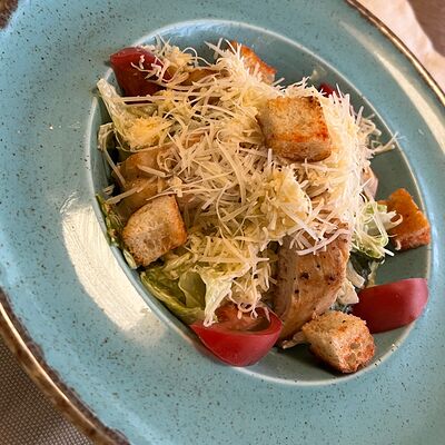Цезарь с курицей в Барбарис по цене 470 ₽