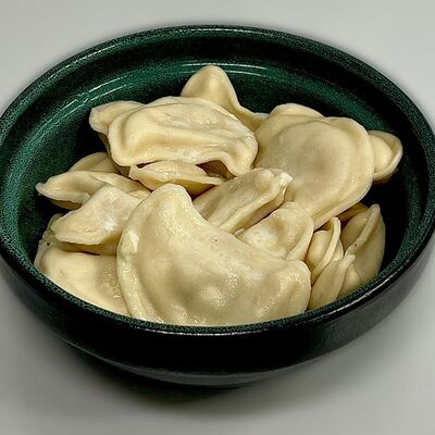 Вареники с картофелем и грудинкой в БистроВареничная по цене 230 ₽